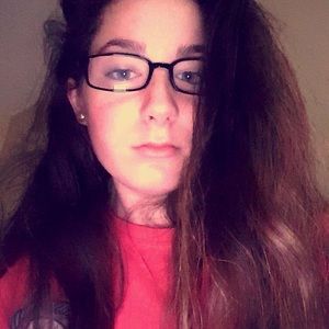 Meet your Posher, Abigail